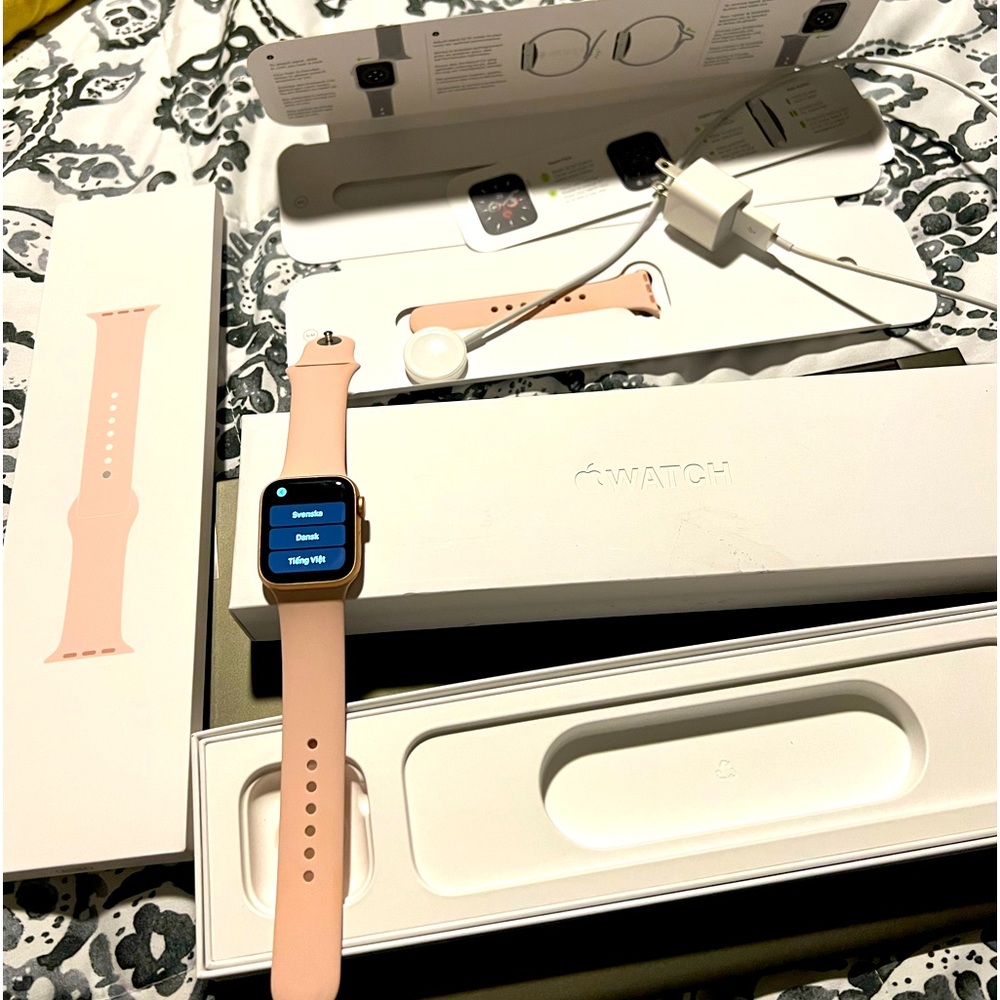 Apple Watch series 6 hardly worn maybe a handful of times 4 or 5 the most.